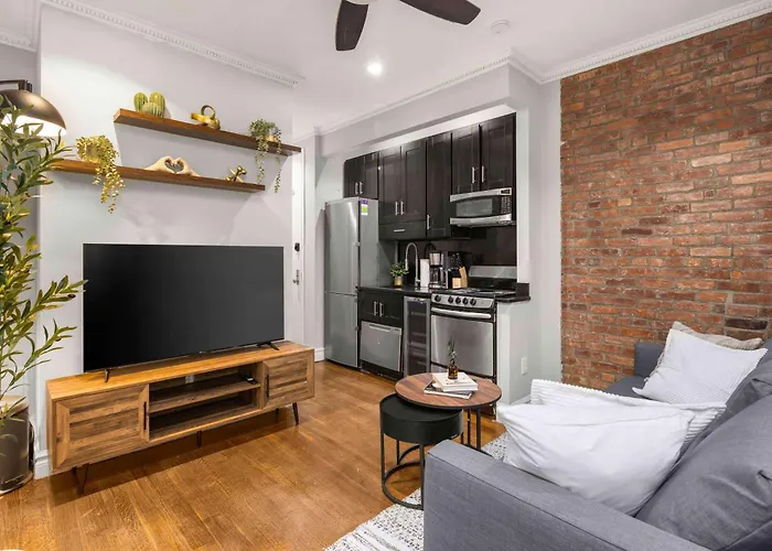 Stylish Midtown East Escape Near It All
